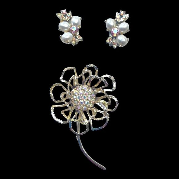 Sarah Coventry Flower Floral Brooch Pin and Earrings Vintage Jewelry Set - Picture 1 of 10